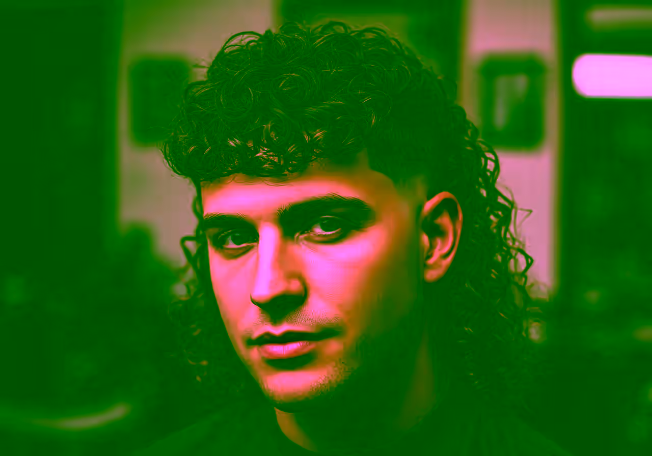 Mullet with Thick Curls — modern mullet for men in 2026